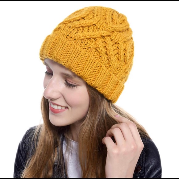 Chunky Knit Beanie - Picture 4 of 7